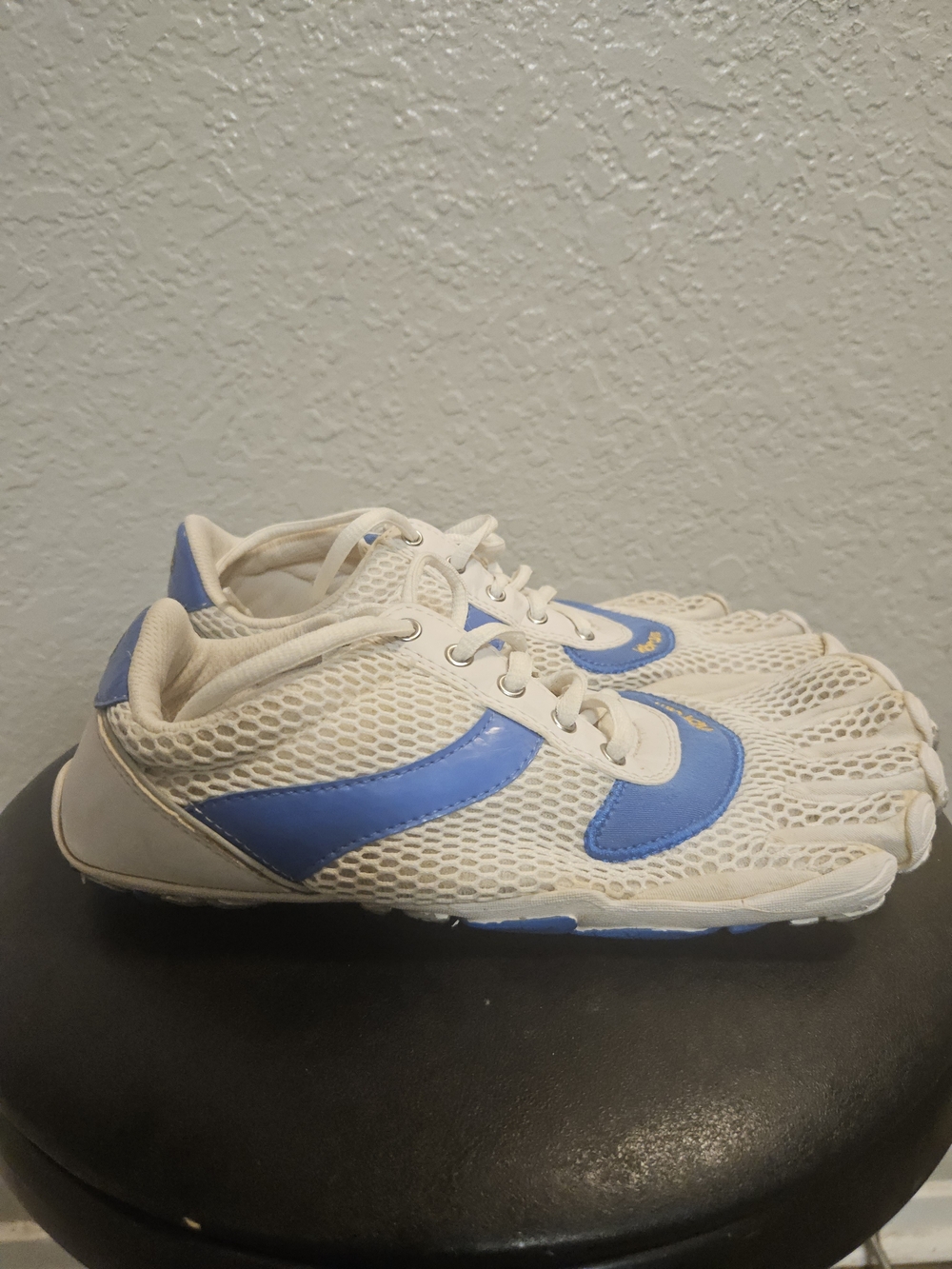Vibram Five Fingers Mesh Toe Shoes- White Blue Womens Size 40EU/8.5US